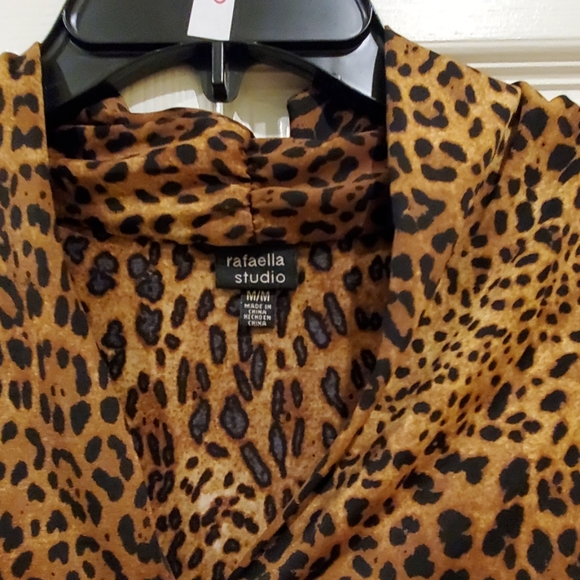 Rafaella Studio Print top - Picture 2 of 2